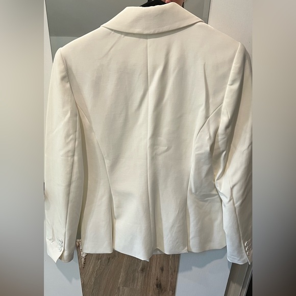 Blazer - Picture 3 of 5